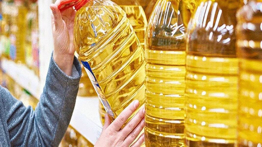 Ayçiçek yağında dev indirim fırsatı! 4 litre ayçiçek yağı 234 TL'ye düştü. Torbasını alan o marketlere koşuyor 1